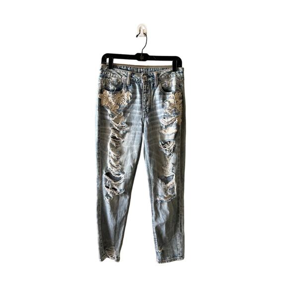 American Eagle Hi Rise Tomgirl Floral Crochet Distressed Jeans size 2 S - Picture 1 of 7
